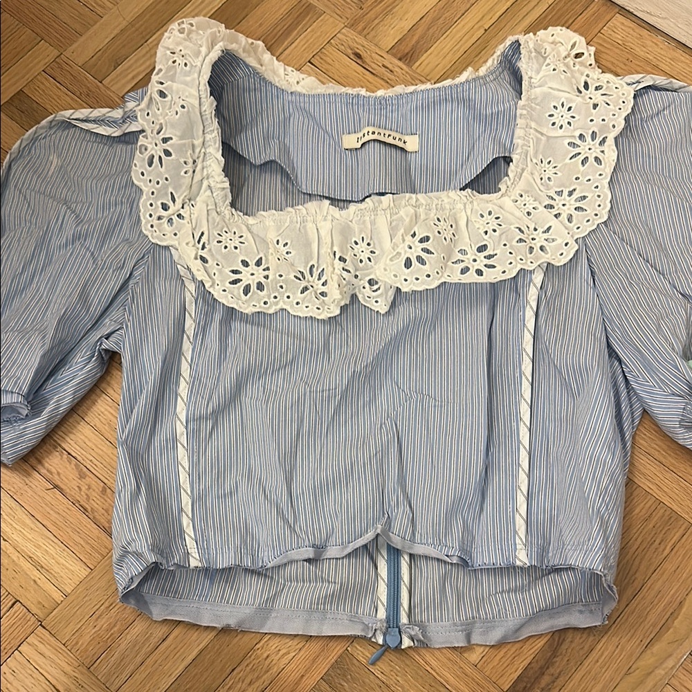 Lovely cropped blouse
